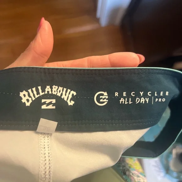 Billabong men’s swim shorts, size 38 - Picture 6 of 8